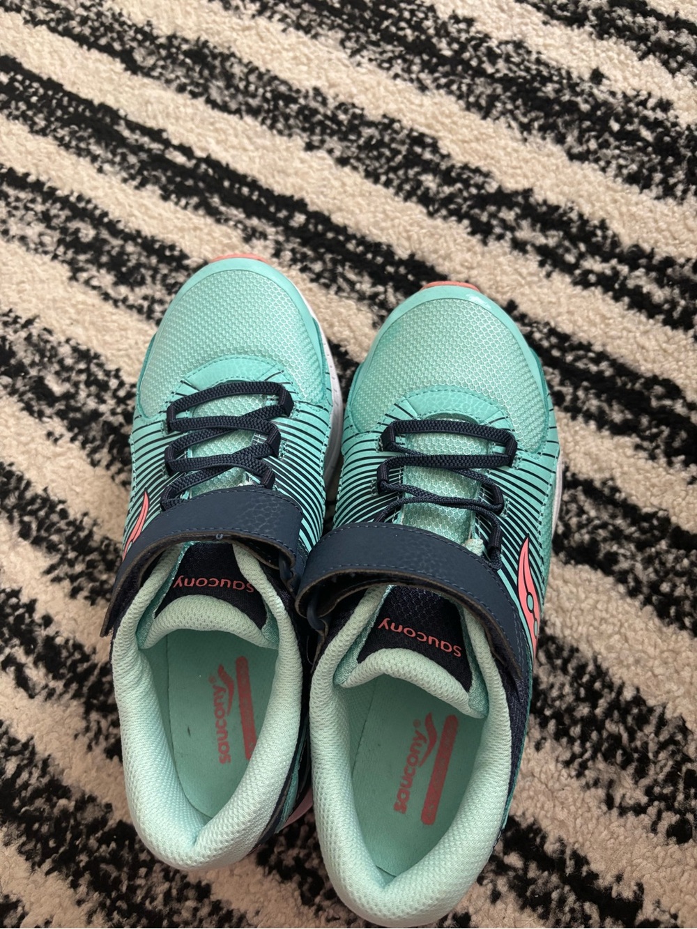 Saucony Velocer A/C Sneaker Kids US 5.5 Accessible Velcro Like New Comfy - Picture 7 of 8